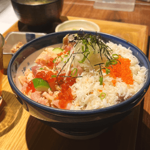 店舖主打三個價錢的[海寶丼]，分別是：
...