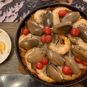 Seafood paella 


————————————————
...