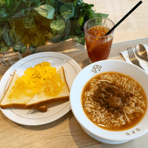 茶餐廳經典常餐組合
沙爹牛公仔麵 炒...