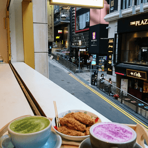 Cafe & Bar@LKF,Central
中環蘭桂坊咖啡店
.
.
The ca...