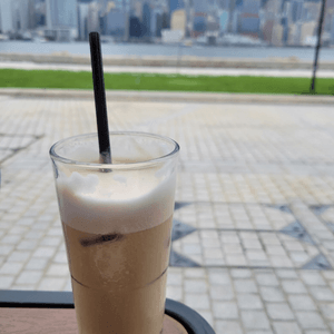 西九海濱戶外歎Cafe Latte～Chill Nice!...