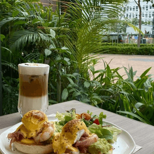 早餐來一個Egg Benedict 
再加一...