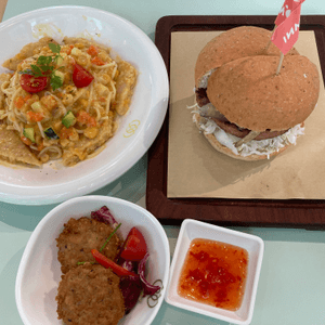 Burger & spaghetti 
最好食係 小食 crab c...