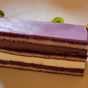 Cassis layer cake 🍰