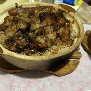 冬天一定要食煲仔飯
就近去大快活一...