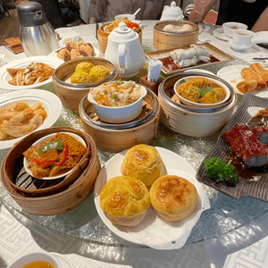 同同事去飲茶係最正 可以叫勁多野食...