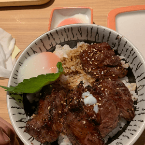 鐘意食高質和牛丼飯，就唔好錯過！...