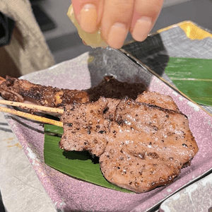 牛舌爽口有少量黑椒做調味，而家好好...