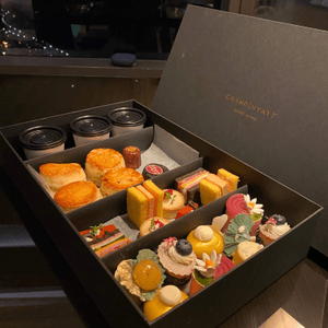 香港君悅酒店的下午茶甜品box se...