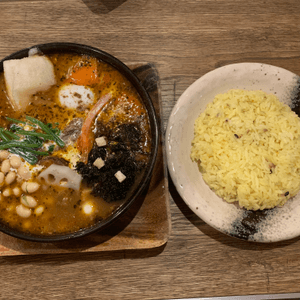 滿滿骨膠原牛腩湯咖喱飯

北...