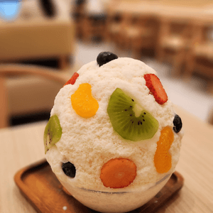 Mixed fruit milk bingsu