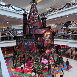又到聖誕，香港商場周圍都佈...