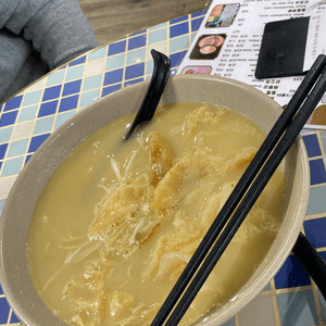 魚翅花膠湯麵