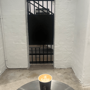 監獄飲咖啡