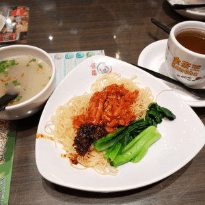 京都炸醬麵，在香港見少賣少呢啲貼地同傳統嘅美食。
