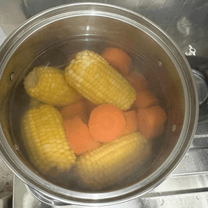 紅蘿蔔粟米湯