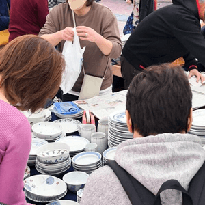 參加2023年九谷陶藝村祭（秋季茶碗祭）。備有各種人氣陶器以及年輕藝術家的作品！