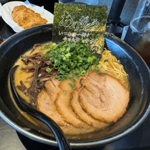 らうめん侍の侍醬汁味濃的拉麵