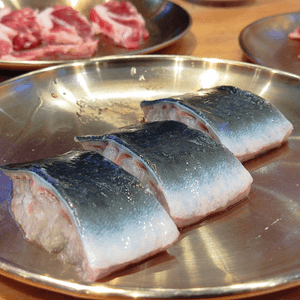 盛金萊：即劏活鰻魚炭燒任食