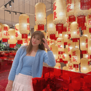 深圳珠海都有朱光玉火鍋店，具有特色的燈籠，增添氣氛打卡一流