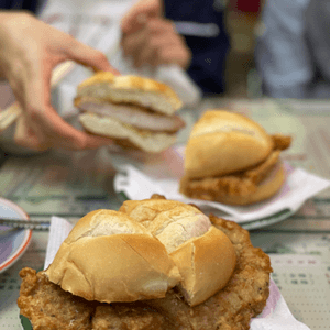 澳門推薦復古茶餐廳，手掌般大豬扒包