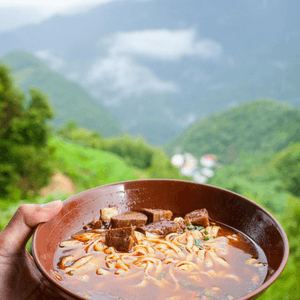 在1700公尺的高空吃牛肉麵