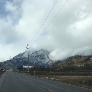 在長野縣的旅程中，初次親身見到雪...