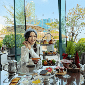 聖誕閨蜜下午茶！🥂 魚子醬超奢華下午茶！😋