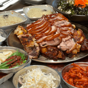 必食超大份豬腳🐷