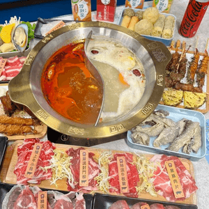 大滿足！食物多得誇張嘅任食火鍋🤯