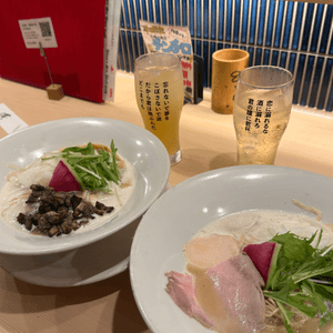 亂入餐廳,又幾好食
梅酒同姜啤...