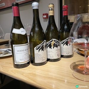 火山紅酒，礦物餘味。