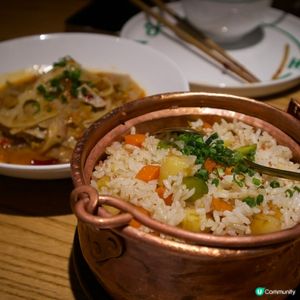 肉肉大米，爆汁漢堡+東北大米飯！😋