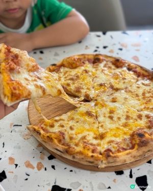 🍕4 cheese pizza必食！