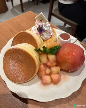 「期間限定」滿滿白桃香甜美味梳乎厘Pancakes🍑🍑