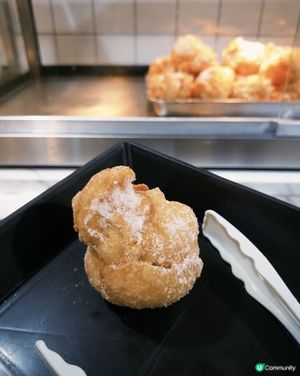 炸蛋球🤤 熱辣辣 鬆軟 超正！