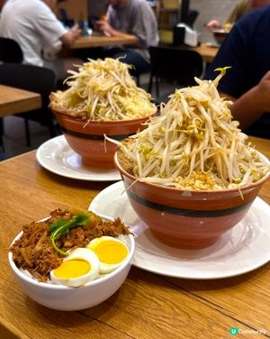 極致暴食！巨型芽菜拉麵🤤🍜