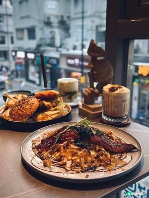 銅鑼灣工業風cafe！日韓西三合一 fusion 🍝