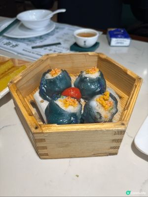 呢間係位於深圳既蘩樓，點心樣形好精緻，有羊肉燒賣、墨魚餃子同