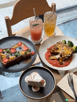 前幾日翻咗黎香港🇭🇰 
放完長假充滿電感覺很好！🫶�