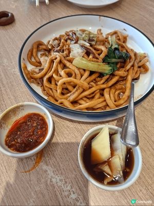 奧海城金滿庭下午茶，约100一人，已可吃到飽飽，假日也供應。