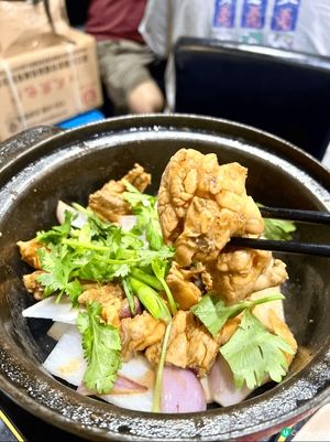 位於黃大仙❣︎上海新大眾大閘蟹專門店❣︎$168就可以任食雞