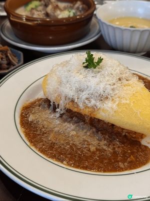 《昭和洋食屋》
是日餐湯🌽 前菜🪷
套裝跟配日式粟米