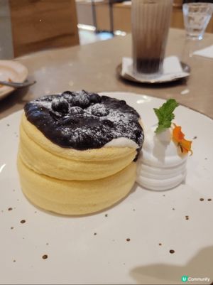 今次同屋企人撞正一齊放假，難得放假， 去咗美孚嘅PHI co