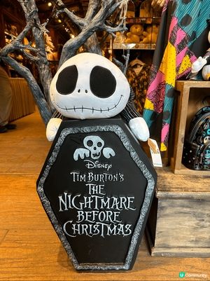 萬聖節最有氣氛地方之一當然係迪士尼
今年全新惡人反轉大街派對