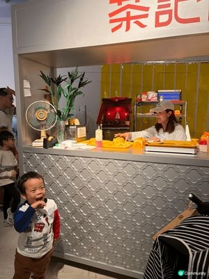 airside做緊三月免費嘅茶記展覽,仲有得扮沖茶出茶餐添