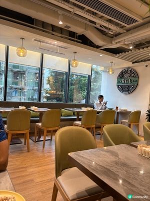 打風太悶去咗high tea