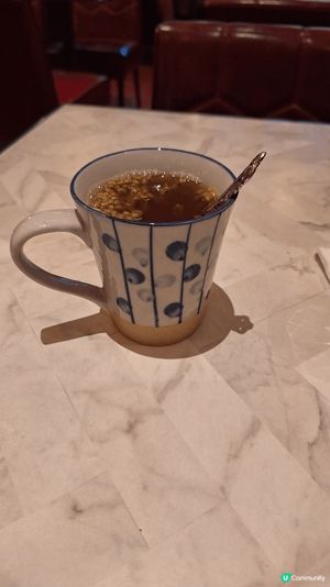 灣仔合和商場星光喫茶洋食，裝修充滿懷舊感，出至日本著名設計師