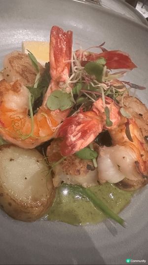 放工就去左圓方 食牛扒 生牛肉他他 帶子同蝦 真係女好食 重