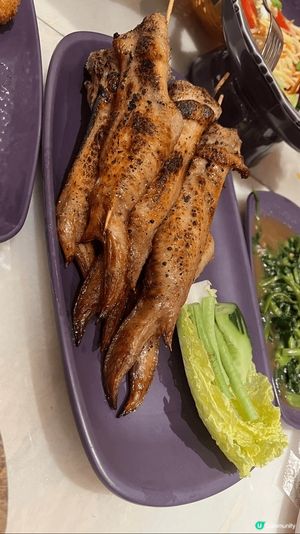 這間泰菜名叫Lady Nara，環境和食材也不錯，如果坐在窗